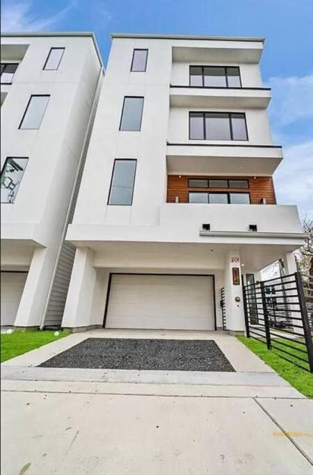 4 Story Home Mins To Downtown Houston With City Views מראה חיצוני תמונה