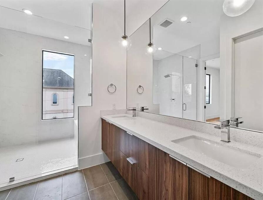 4 Story Home Mins To Downtown Houston With City Views מראה חיצוני תמונה