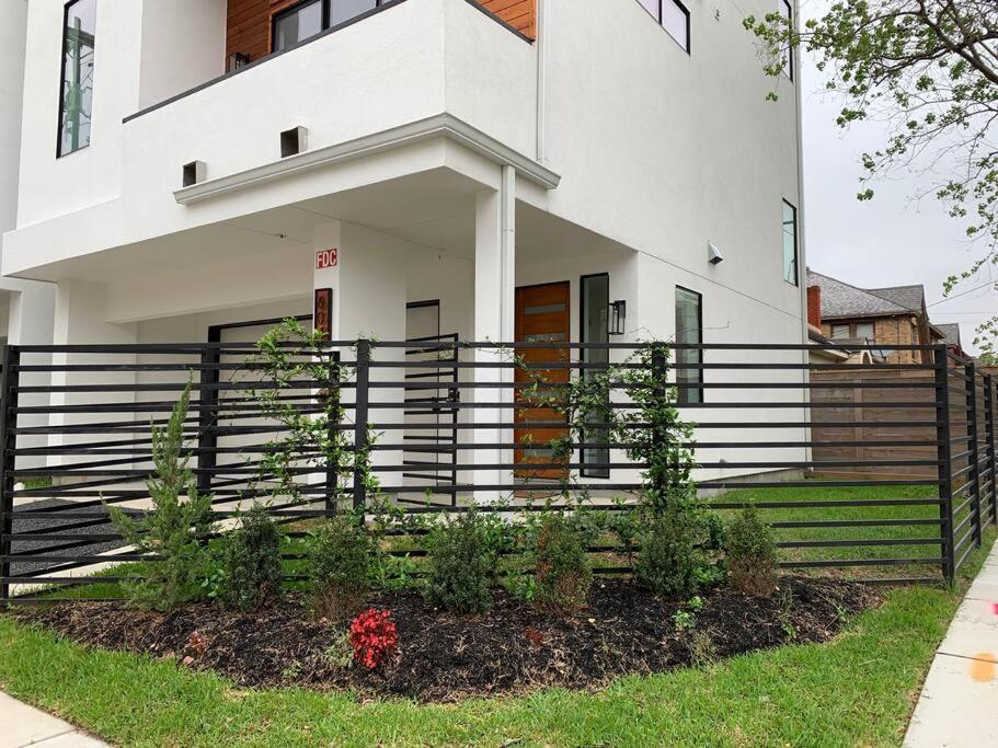 4 Story Home Mins To Downtown Houston With City Views מראה חיצוני תמונה